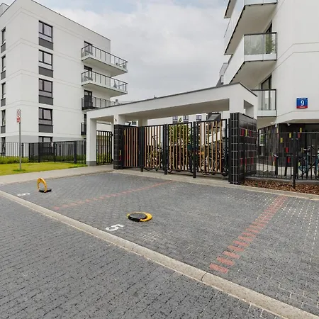 Soft Beige With 1 Bedroom By Renters Apartment *