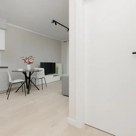 Soft Beige With 1 Bedroom By Renters