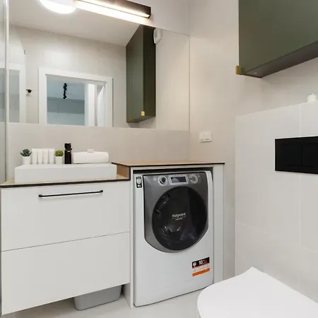 Soft Beige With 1 Bedroom By Renters *
